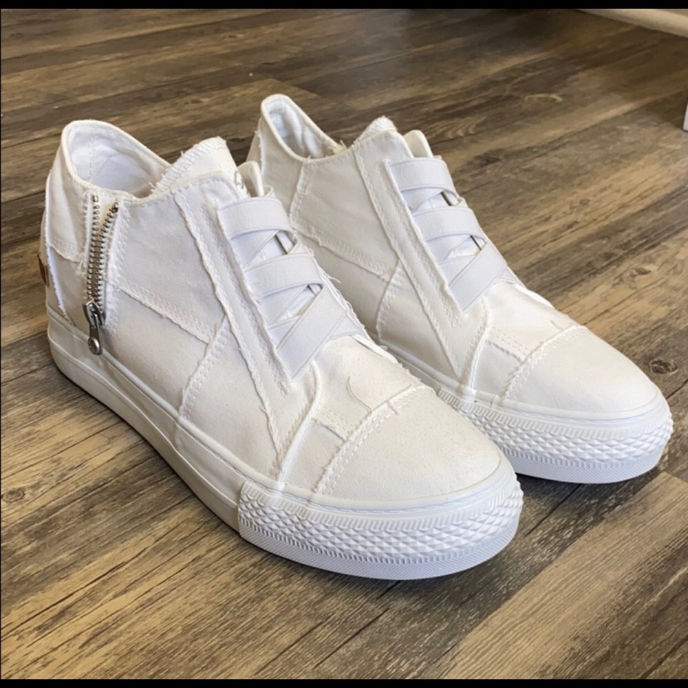 white canvas wedged Blowfish sneakers w/ zip